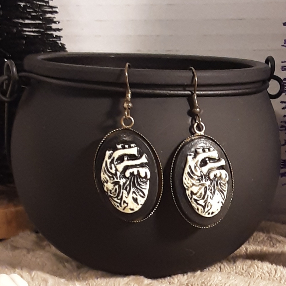 Hand Crafted Cameo Style Heart Earrings Black And White Gothic, Edgy, Punk, Emo